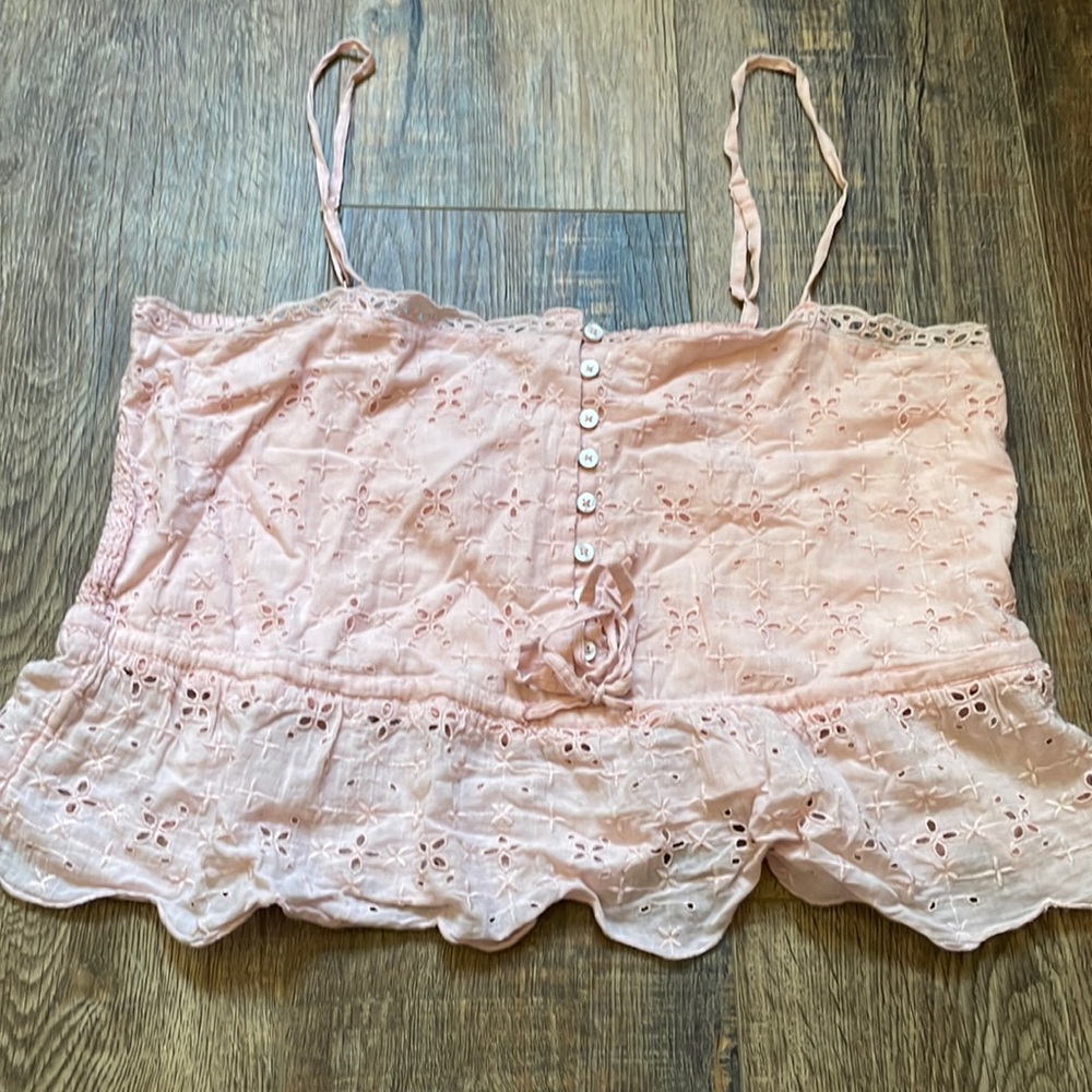 Aerie top been worn once or twice no stains or flaws and in good condition